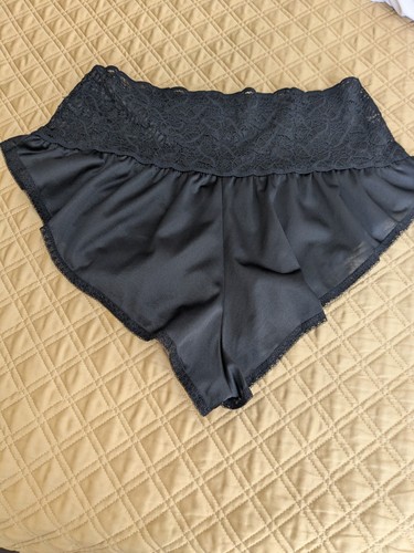 Women’s Black Silky Soft Tap Pants , Lace Accents, Stretch, Size XL