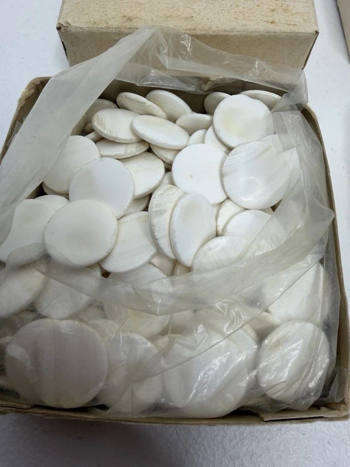 Japanese Go Stone Goishi Game Pieces Set Vtg Genuine Clam White & Tai Chi Black - Image 2 of 4