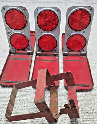 Vintage Reflecto-Flare Arrow Safety Device Model N170 Reflectors Metal SET USA