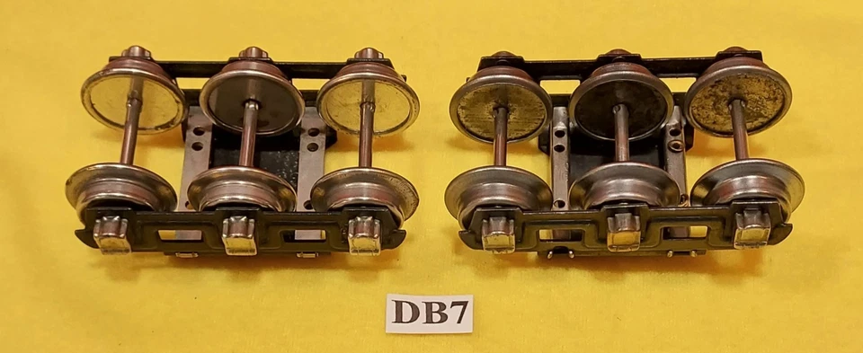 1 pair of Premium Lionel prewar 6 Wheel Trucks, whistle/passenger, Very Nice!!! - Image 2 of 4