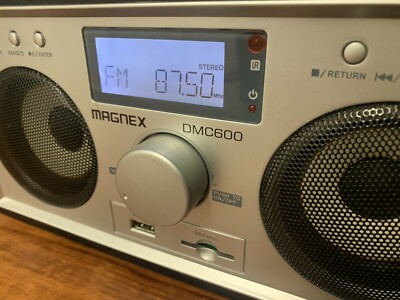 MAGNEX Digital Music CENTRE DMC600 AM/FM PLL Radio & Alarm SD/MMC & USB