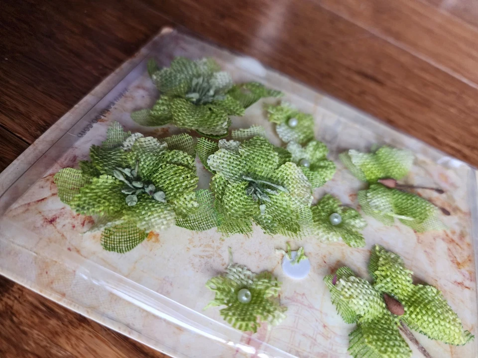 Elementos Texturizados Petaloo "Flores de Arpillera de Pistacho" Flores RETIRADAS Nuevo #17 Foto 4 de 4