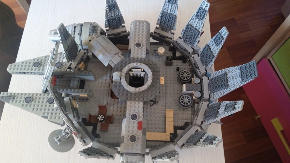 LEGO Star Wars 7965 Millennium Falcon, foto 4 de 5