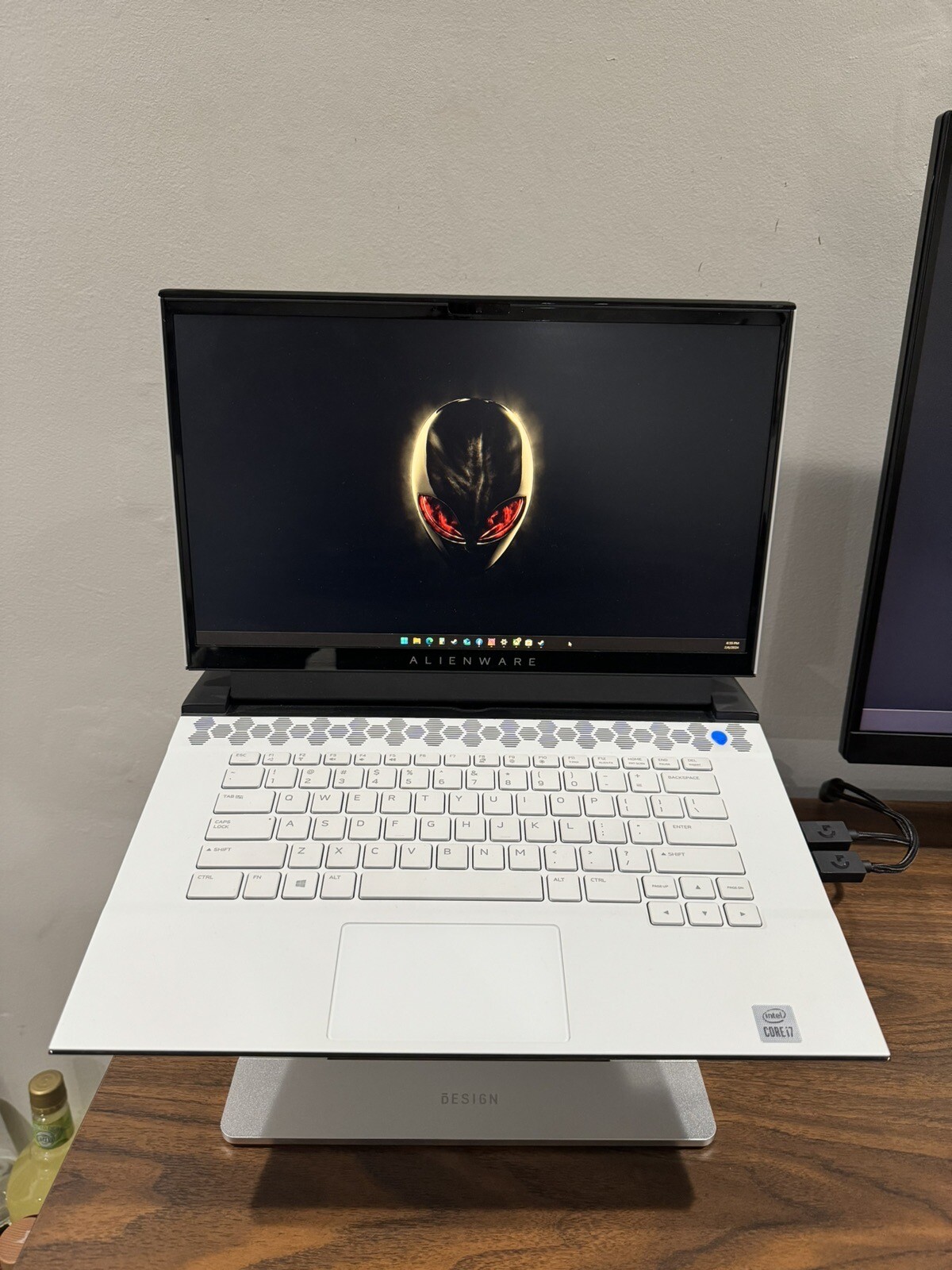 Alienware M15 R3 Gaming Laptop i7 2.6, 16GB , RTX 2070, 1TB SSD, FHD