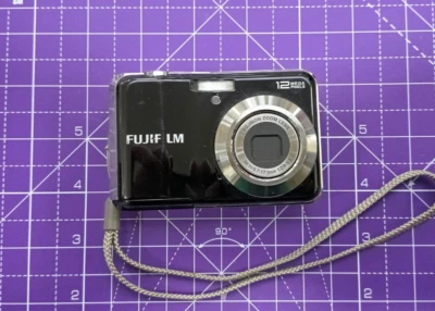 Fujifilm FinePix AV120 Compact Digital Camera 12.0MP
