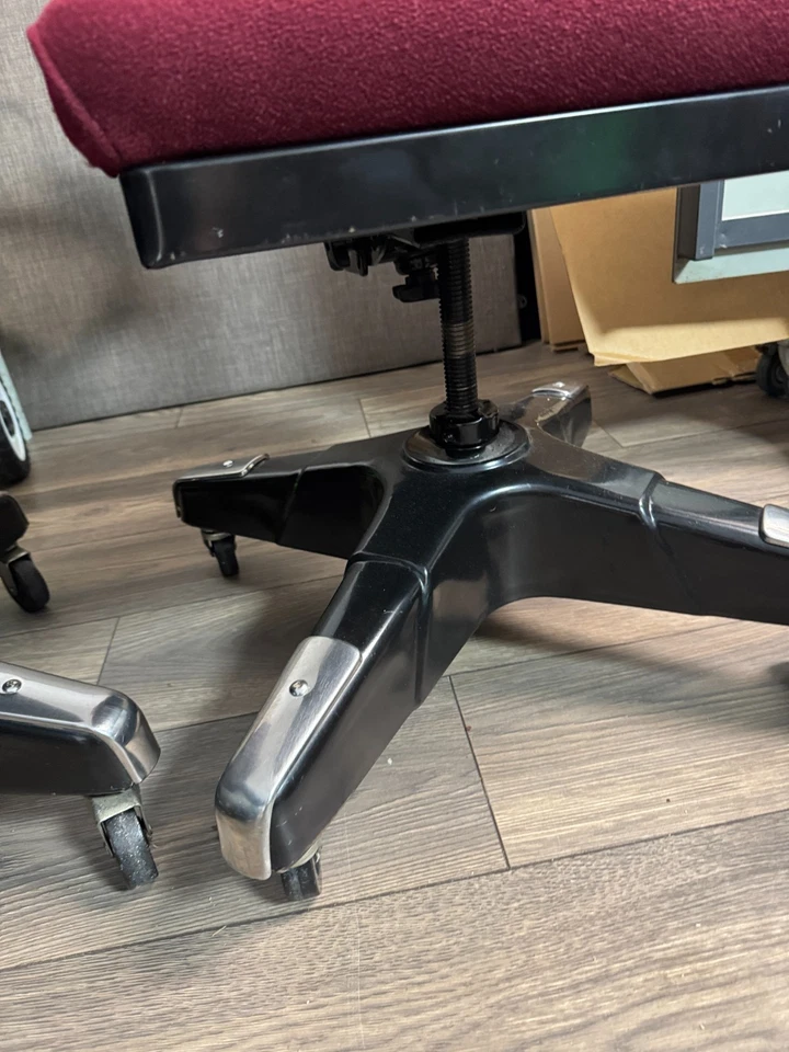 ¡Par raro! Sillas TANKER HARVARD INTERIORS de colección de St. Louis hechas en EE. UU. Foto 4 de 4