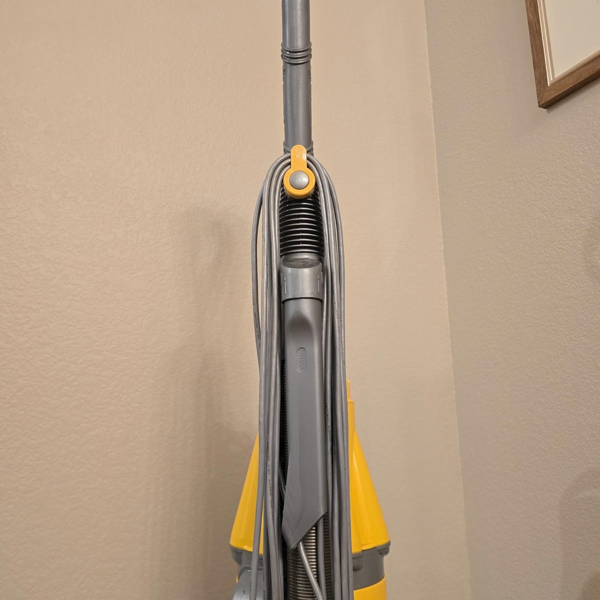 Dyson ダイソン DC07 Vacuum Cleaner Used/美品 Dyson Cyclone DC07 All Floors Upright Bagless Vacuum Cleaner