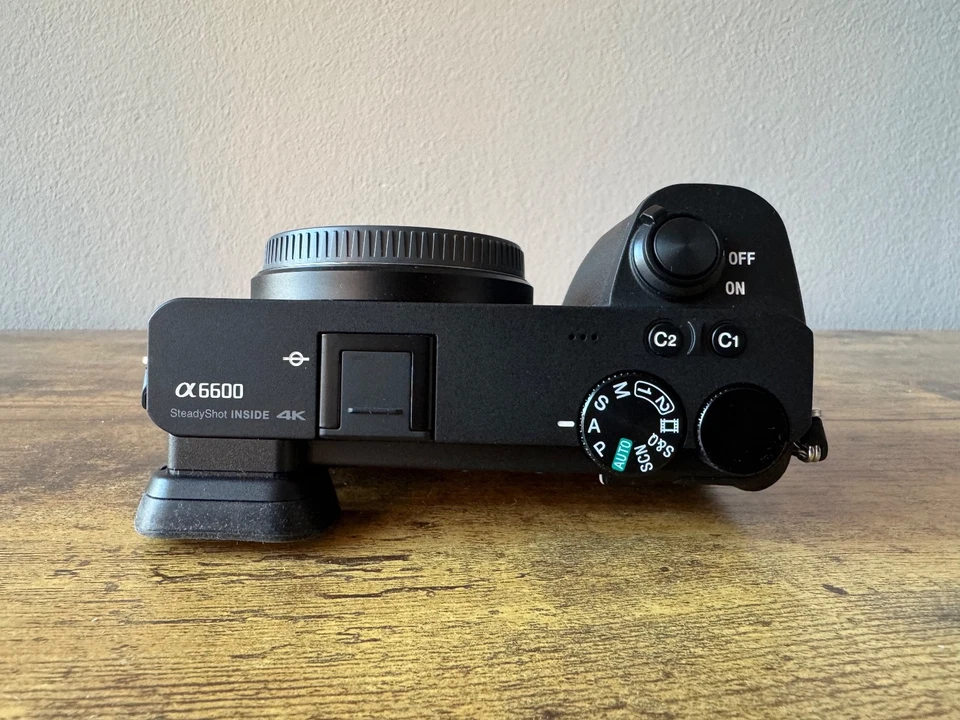 Sony Alpha 6600 - Schwarz, neuwertig, 152 Auslösungen, OVP - Bild 3 von 4