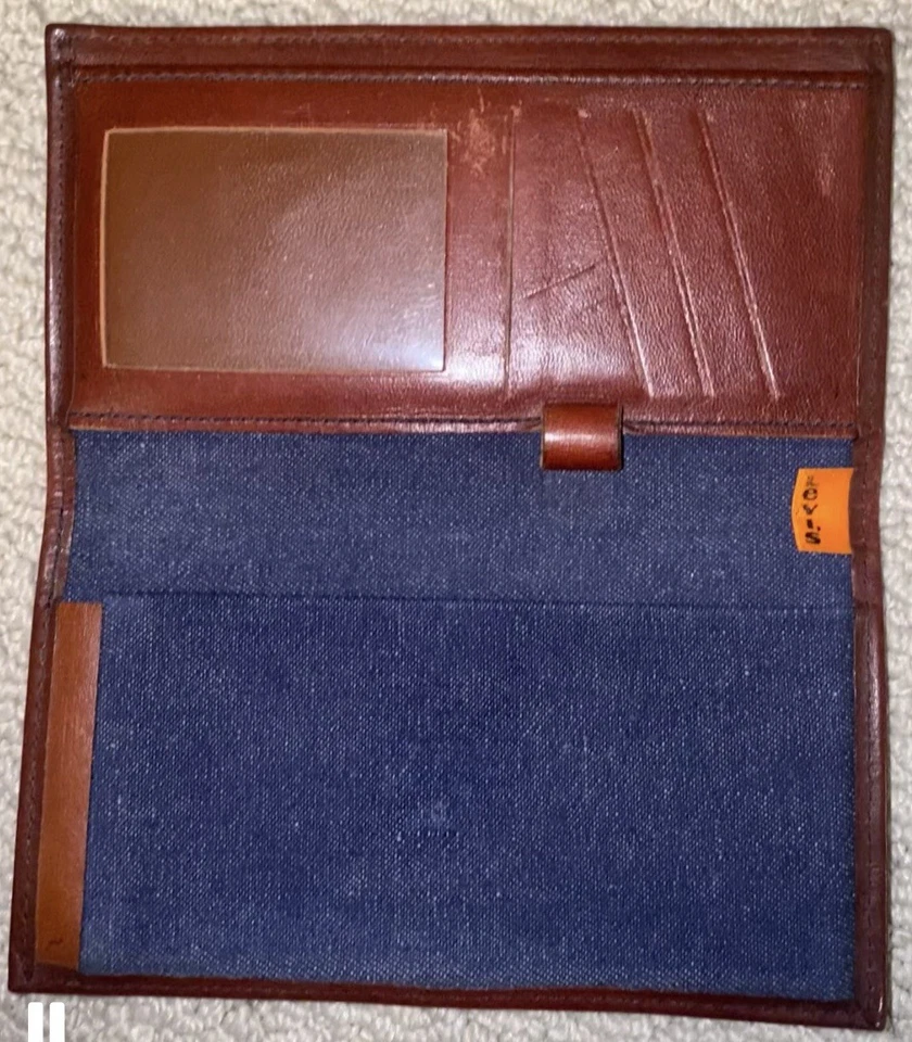 Cartera larga vintage de cuero Levis de mezclilla en relieve  Foto 3 de 4