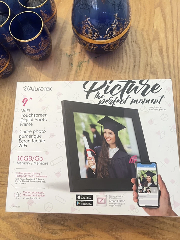 Aluratek Inc 9 Wifi Digital Photo Frame W/ Touchscreen Ips Display & 16 Gb Memor - Image 4 of 4