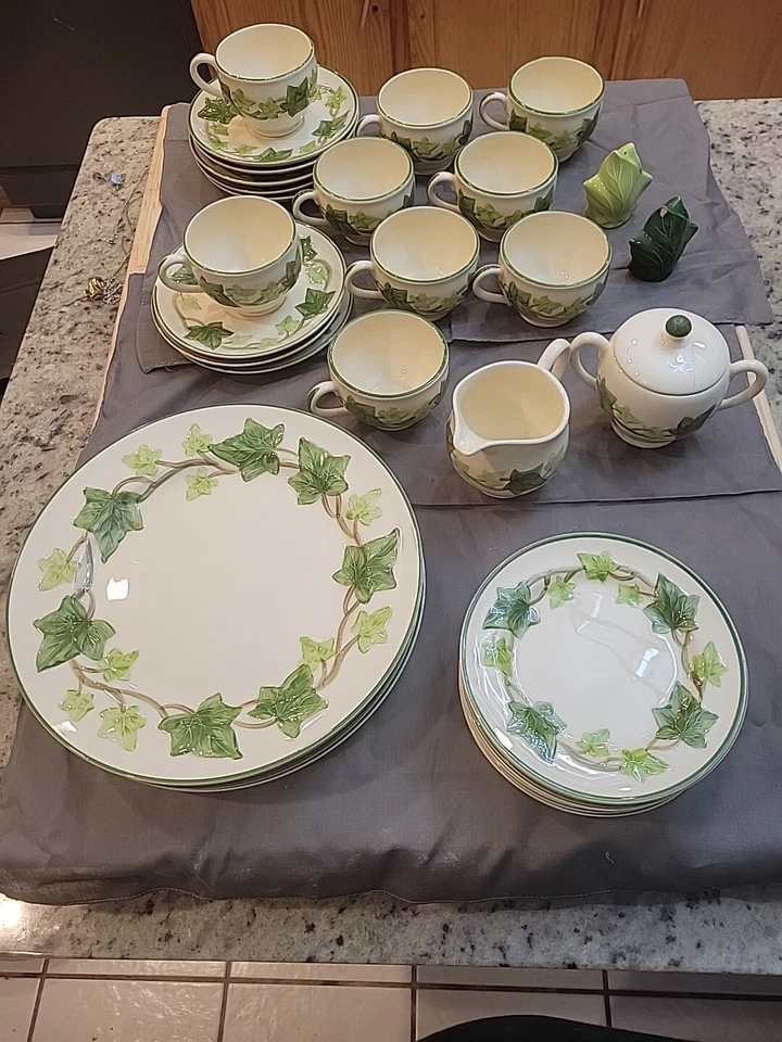 Vajilla "IVY" FRANCISCANA vintage verde en relieve. Colección “I Love Lucy” Foto 2 de 4