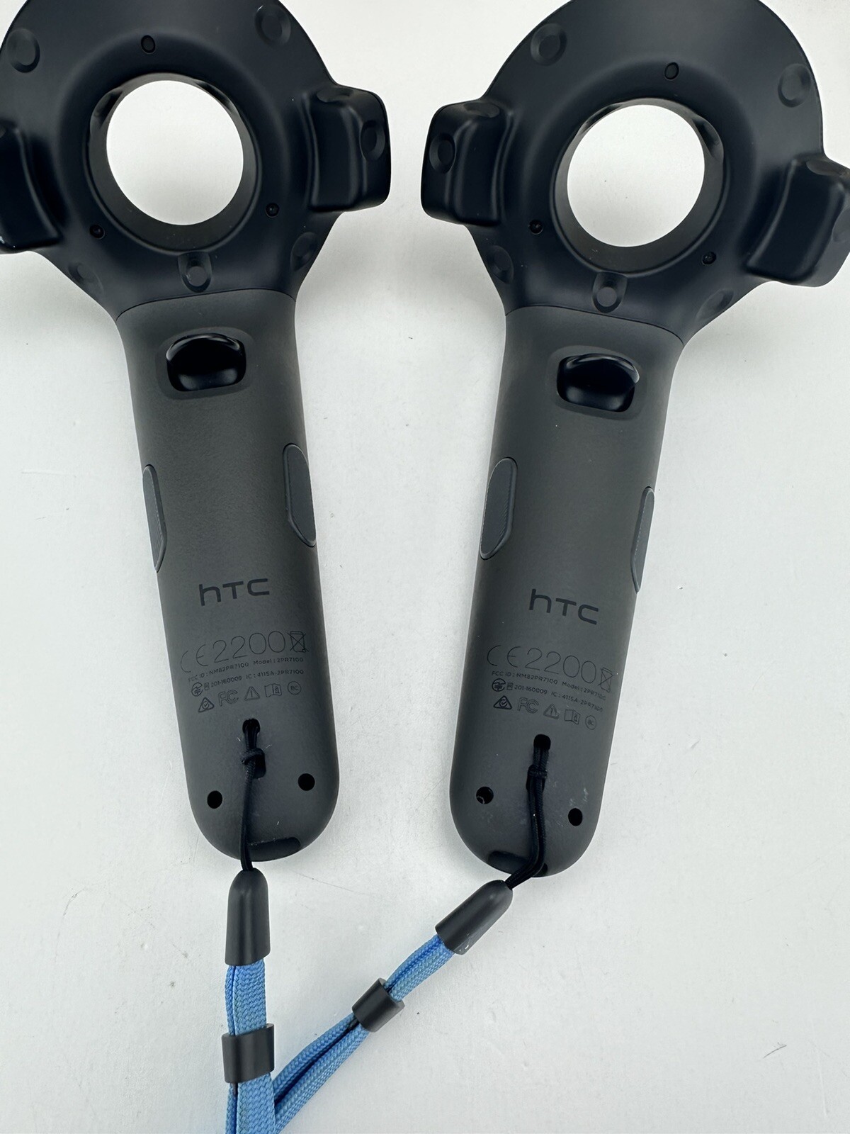 HTC Vive Virtual Reality VR Wand Controllers (2PR7100) Pair - No Chargers - Picture 5 of 10