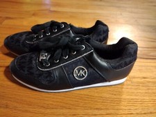 Zapatillas Michael Kors negras/plateadas para niñas, talla 4, Niko