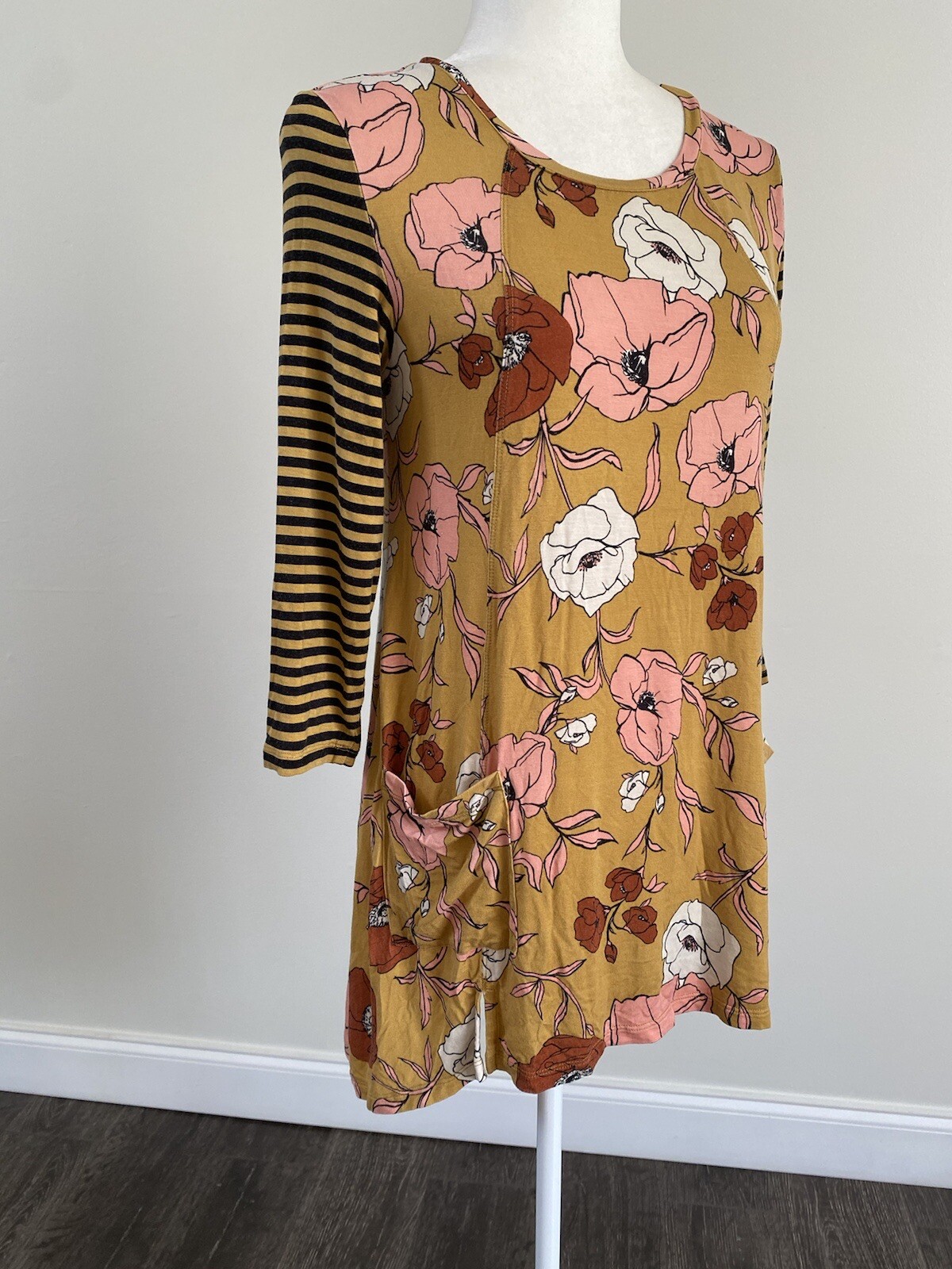 LOGO by Lori Goldstein LS Knit Tunic Floral Striped with Pockets and Slit Sz XS