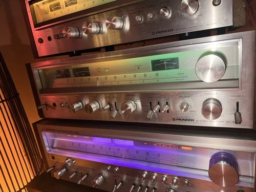 Pioneer SX-780 Vintage AM/FM Stereo Receiver (Middle Stereo In photo) *WORKING*