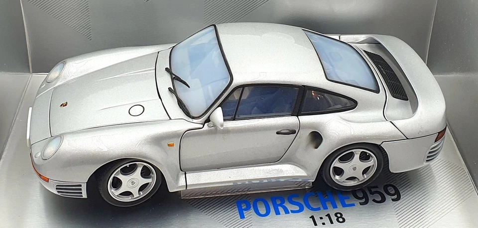Revell Motorbox 1/18 Scale Diecast 28902 - Porsche 959 - Silver - Image 4 of 4