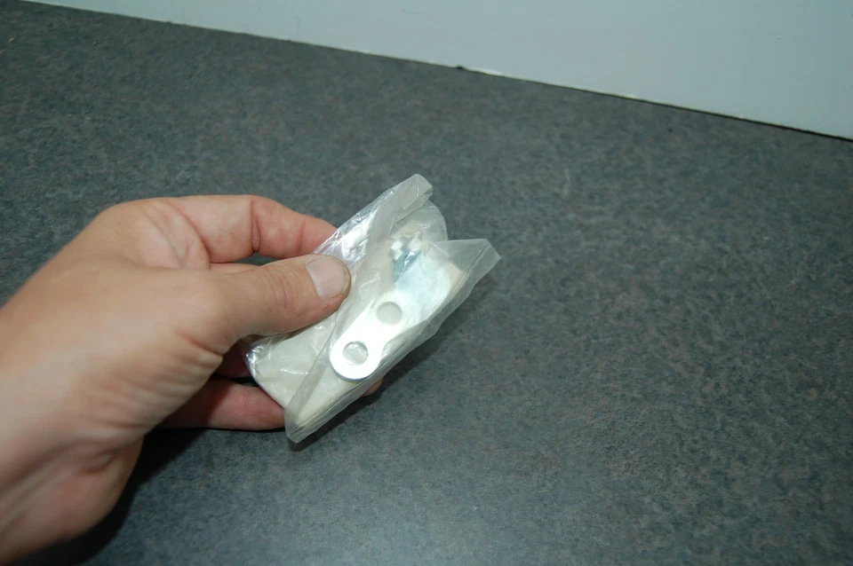 NUEVO GENUINO Yamaha 4EW-2331E-L0 Cable Guía 2000-2003 YZ125 1999 YZ400 DE FÁBRICA Foto 2 de 3