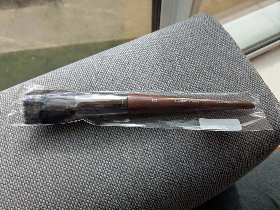 MAKE UP FOR EVER blending powder brush | 122 - Image 2 of 3