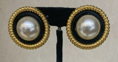 Vintage c.1960's CHANEL Earrings Fluted Bezel Large Clip-On