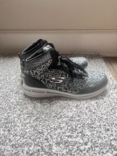 Skechers Air Cooled Memory Foam Women Size 10