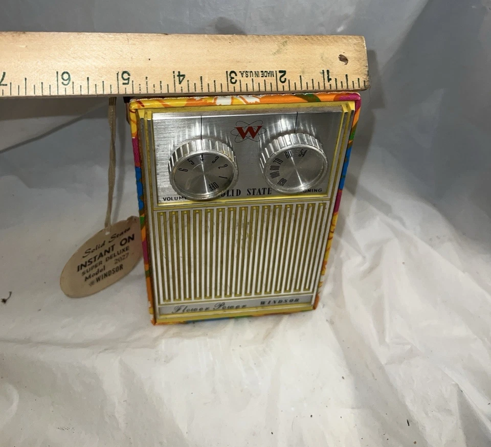Vintage Flower Power Windsor  Solid State Am Radio Psychedelic Colors Hippie - Image 2 of 4