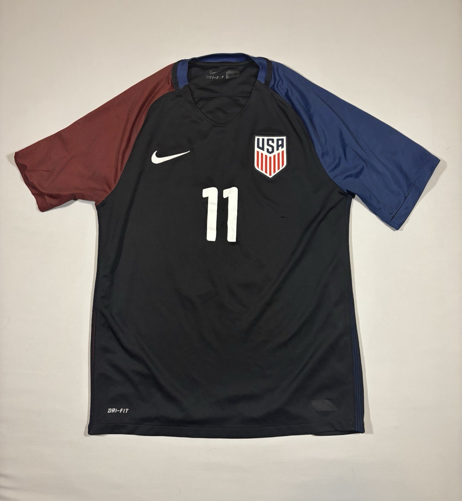 Nike Dri-Fit USA Men’s M Soccer Jersey Pulisic #11 Black Blue Red National Team