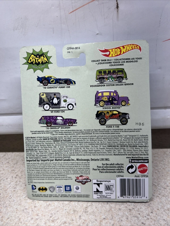 Hot Wheels DC Comics Batman Serie de TV Clásica '49 Ford COE Real Riders Die Cast Foto 2 de 2