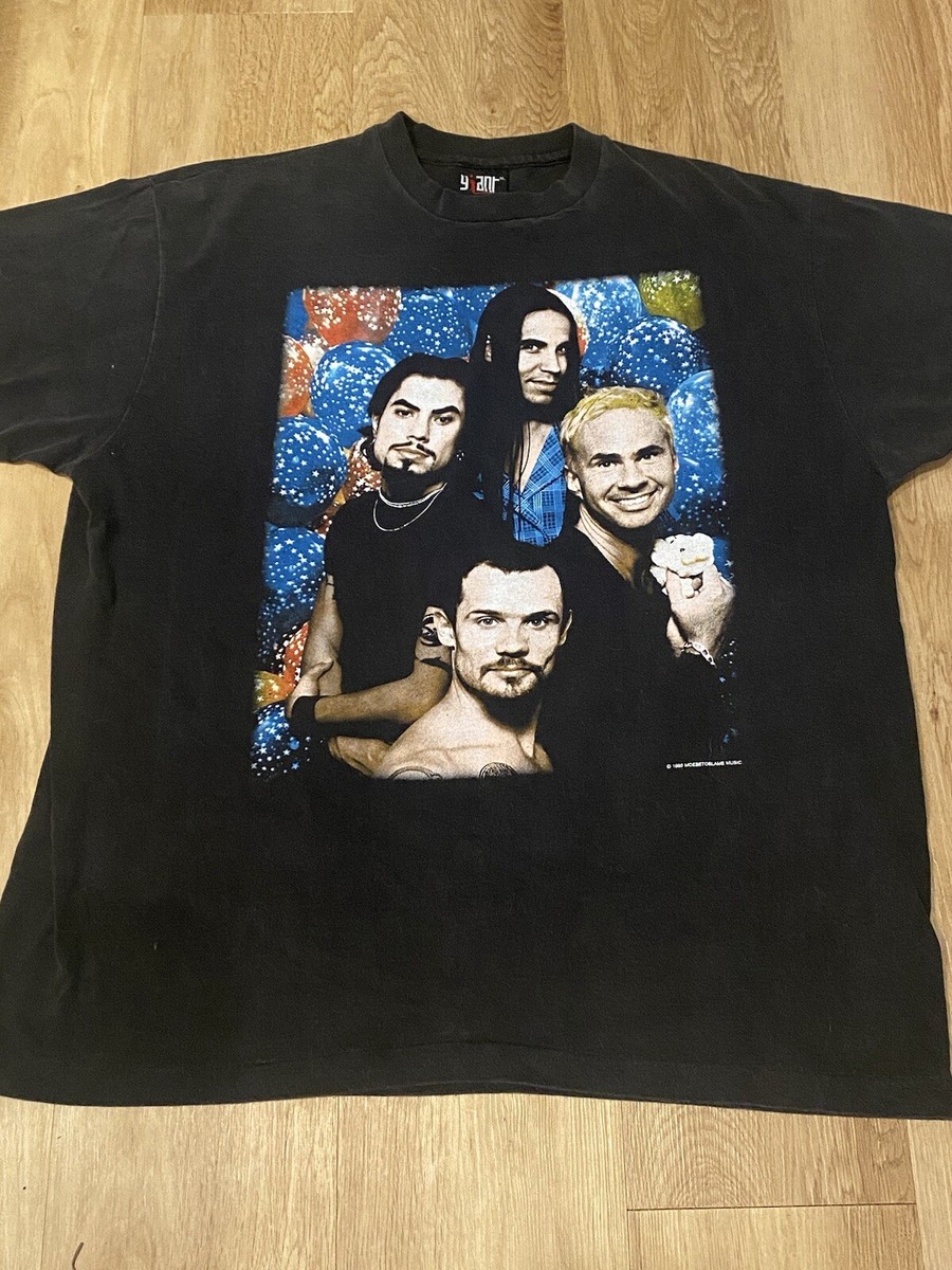 Vintage 1995 Red Hot Chilli Peppers Portrait Rock T-Shirt XL Vintage 1995 Red Hot Chilli Peppers Portrait Rock T-Shirt XL