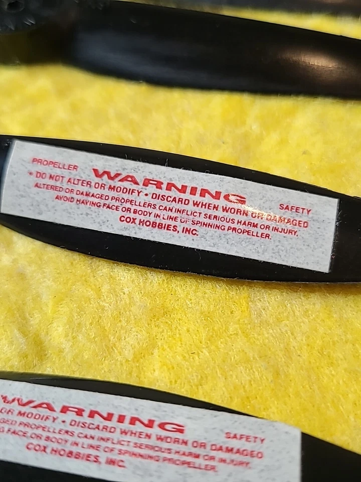 COX NOS Vintage Propeller LOT OF 6 PROPS 6DX2P & Windsor 0630 6x3 - Image 2 of 4