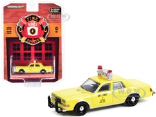1982 PLYMOUTH GRAN FURY DETROIT FIRE DEPT. MICHIGAN 1/64 CAR GREENLIGHT 67020 C
