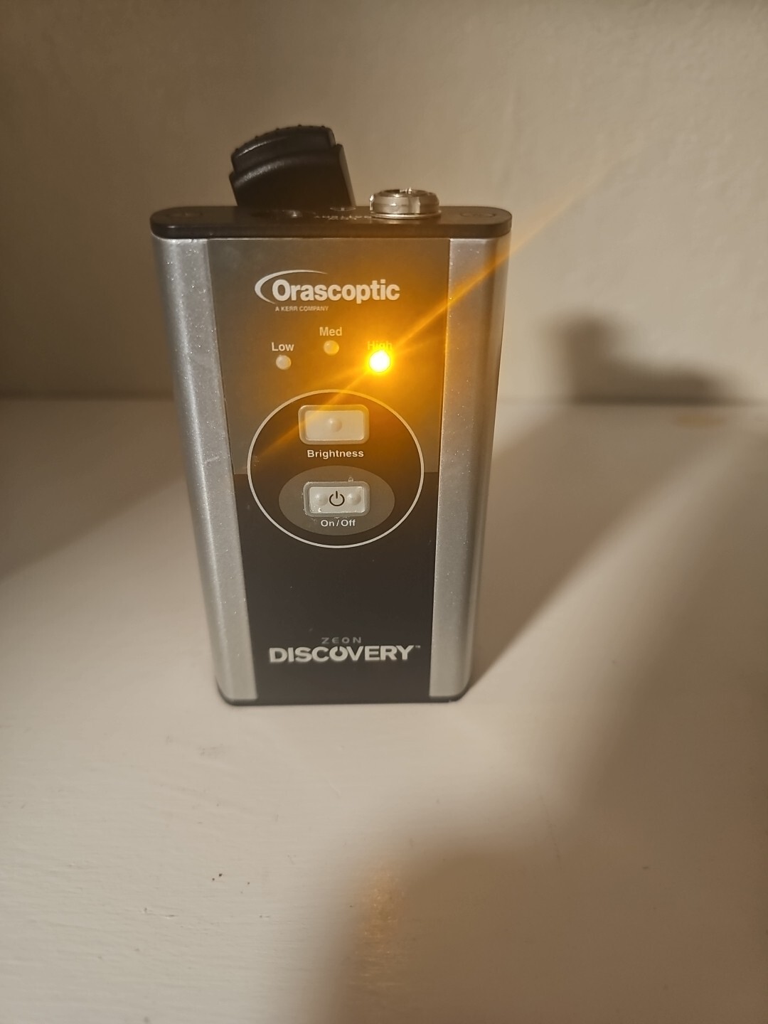 Orascoptic Zeon Discovery Portable LED Headlight Dental Loupes case