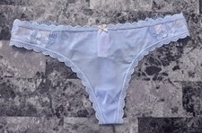 NUEVO CON ETIQUETAS BODY DE VICTORIA'S SECRET BRAGAS TANGA RARAS AZUL LISO ENCAJE FLORAL GRANDE