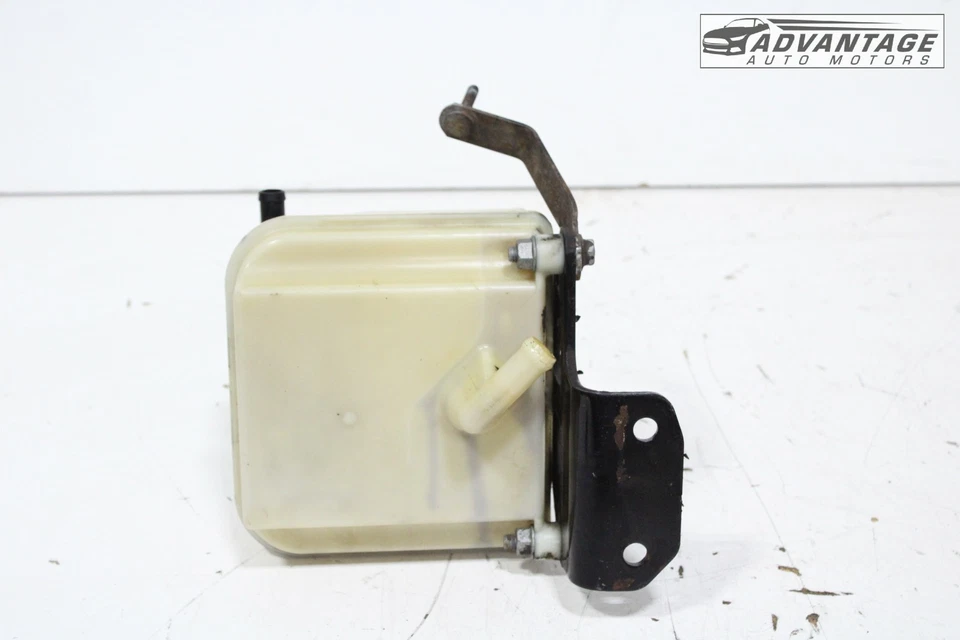 2018-2024 FREIGHTLINER CASCADIA 126 POWER STEERING RESERVOIR BOTTLE TANK OEM - Image 4 of 4