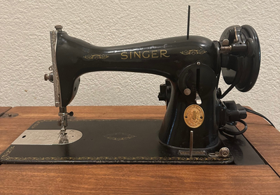 Vintage Singer Sewing Machine 15-90 (1947) w/ No.56 Cabinet
