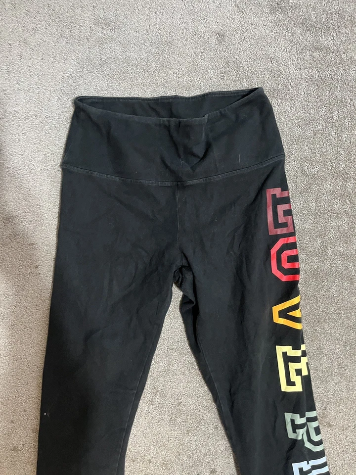 Leggings negros grandes rosa Victoria’s Secret para mujer yoga logotipo liso hechizo Foto 3 de 4