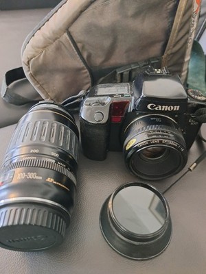 2 Objektive und Gehäuse Canon EOS 100, 50mm 1:1,8 und 100-300mm 1:4,5-5,6