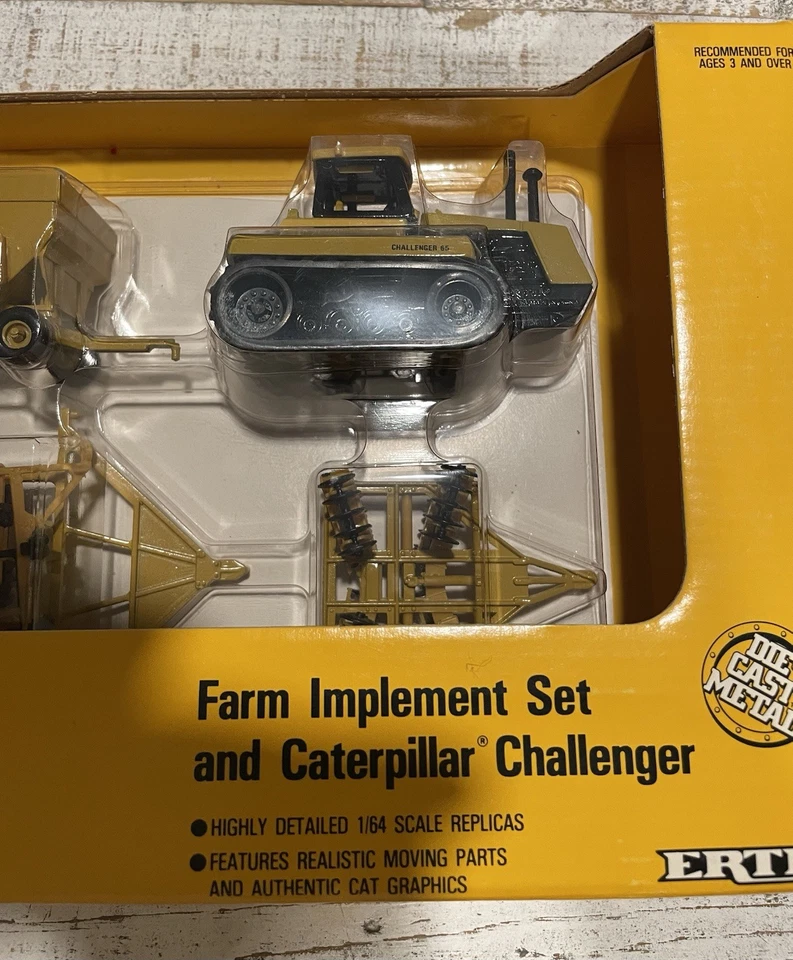 Ertl 1:64 Cat Farm Implement Set & Caterpillar Challenger #1806 - Image 2 of 4