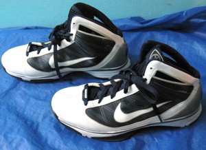 NIKE Hyperize Flywire Blue/White Basketball Sneakers Shoes (Size 9.5) NIKE Hyperize Flywire Blue/White Basketball Sneakers Shoes (Size 9.5)