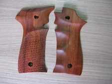 Gorgeous Checkered&Finger Groove Grip For Llama XV 22RF XA IIIA 32 .380 ACP 