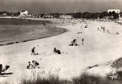 CPSM GF 56 - CARNAC (Morbihan) - 2632. Grande Plage and Hotels Overview