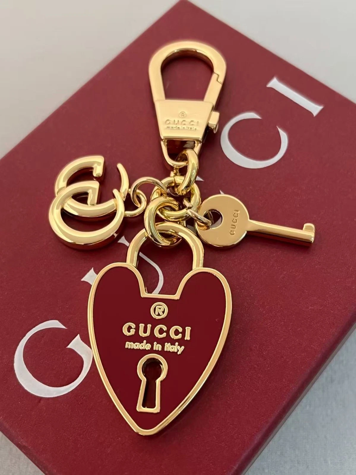 GUCCI Charm Heart Lock & Key Keychain Gift Key Chain with Brand Manual New Box