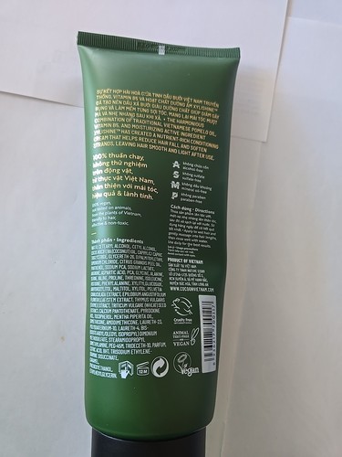 The Cocoon Hair Conditioner And Pomelo Shampoo - Picture 5 of 7