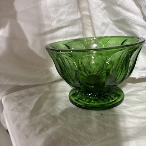 Vintage Anchor Hocking Emerald Green Glass  Pedestal Candy Dish Bowl