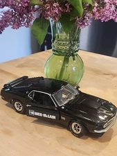🔥 Crown Premiums, 1969 Ford Mustang Boss 429 BLACK 1:24 Scale Diecast LIMITED E