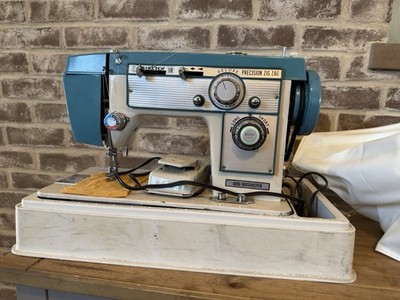 Good Housekeeper Deluxe Precision Zigzag Sewing Machine Model 2402