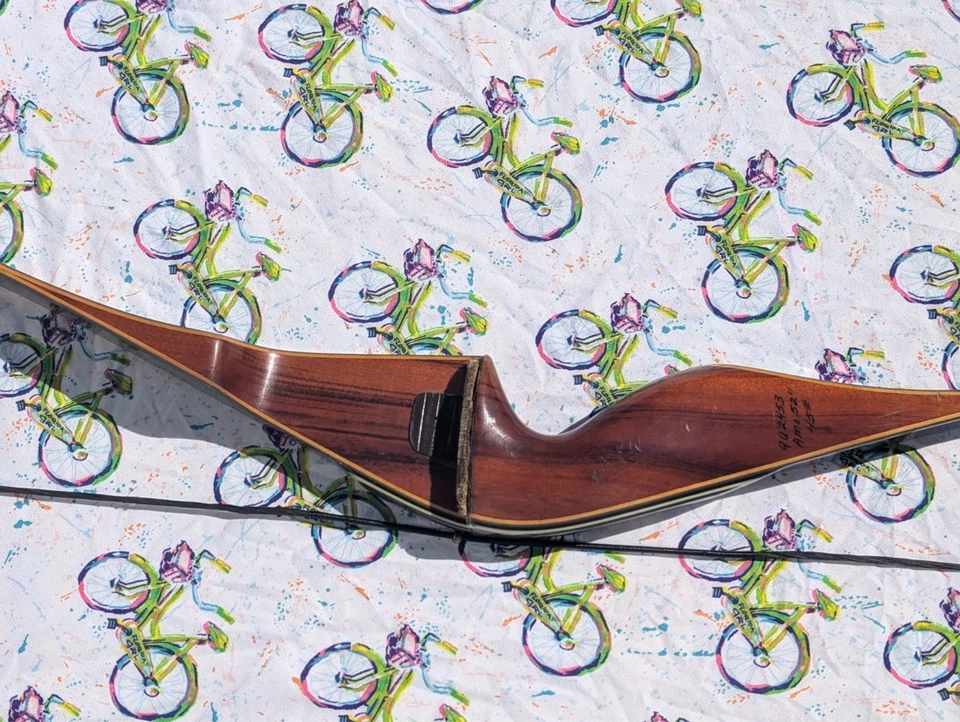 复古 FRED BEAR 1969 KODIAK MAGNUM 恢复弓,状况完好。 — 第 2/4 张图片