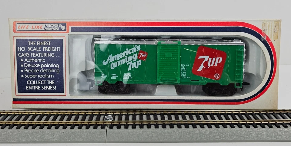 HO Life-Like 8479 7-Up Soda billboard 40' Boxcar NOS New - Image 2 of 4