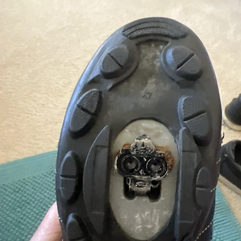 Zapatillas de ciclismo Shimano SPD negras (12,5) con cierre ajustable Foto 4 de 4