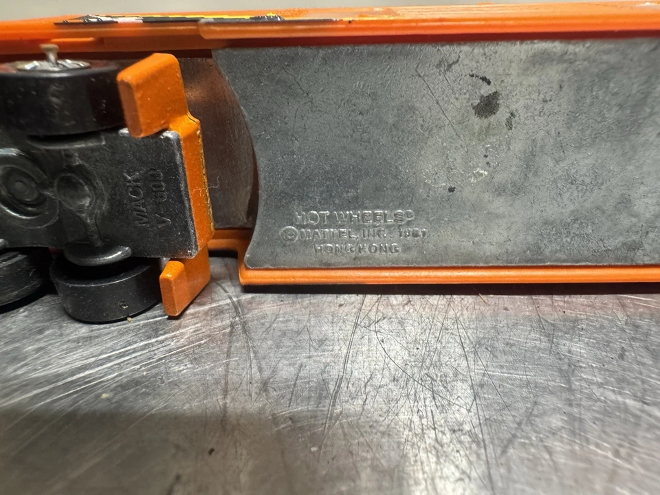 风火轮法国转向假发 Mack Moving Van Allied Moving 橙色 BW 1981 — 第 3/3 张图片