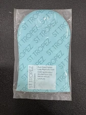 St. Tropez Prep & Maintain Dual Sided Velvet Luxe Applicator Mitt.